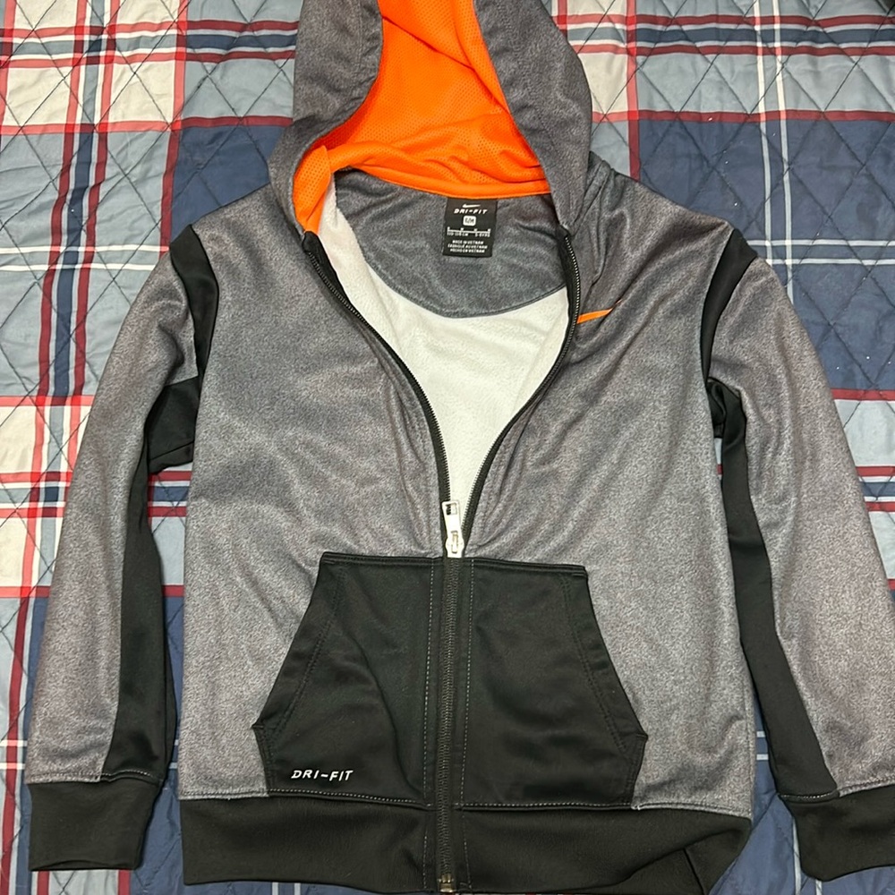 NIKE Dri-Fit Kids Gray Black Jogger Jacket Size 6/Medium